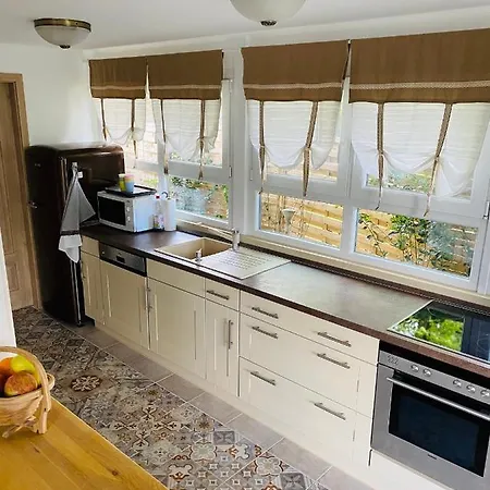 Vararok Vendeghaz - * Μίσκολτς