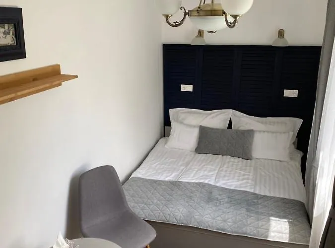 Vararok Vendeghaz - *