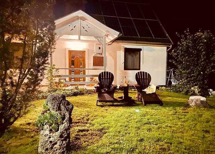 Vararok Vendeghaz - *